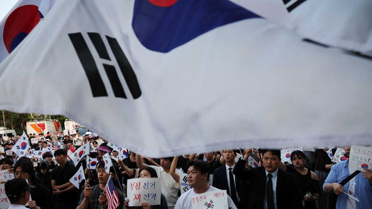 South Korea's President Lee Calls for Election Protest Restraint While Rejecting Rigging Allegations