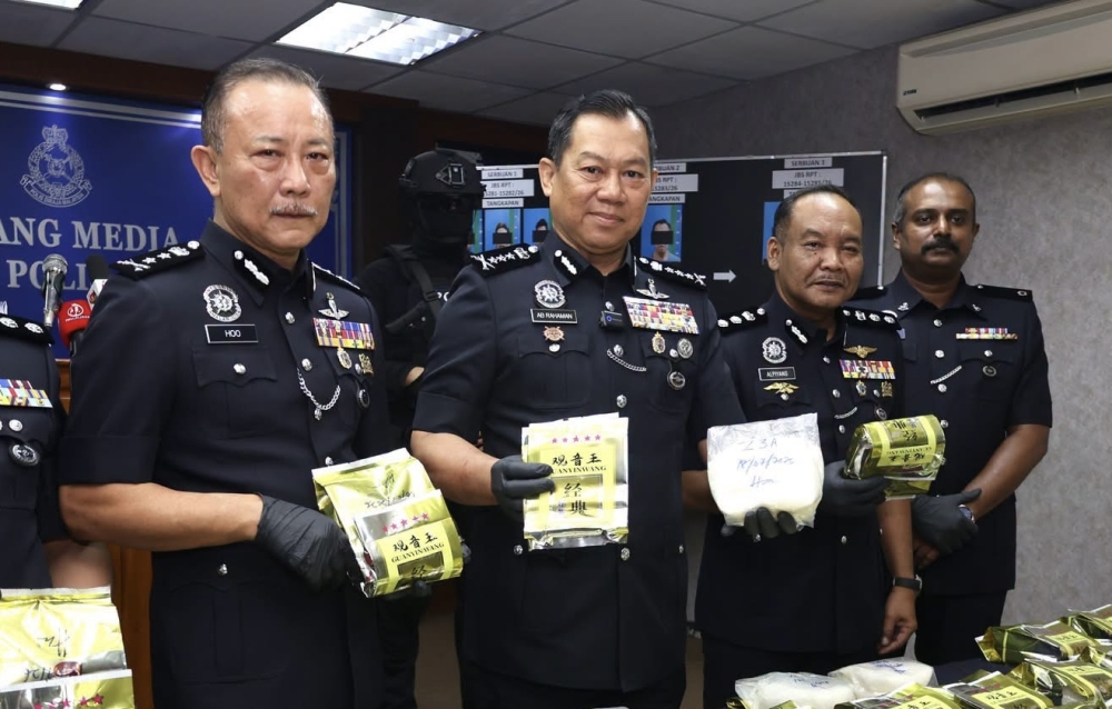 Drug Trafficking Network Smashed in Johor Bahru: Eight Arrested Including Teenager