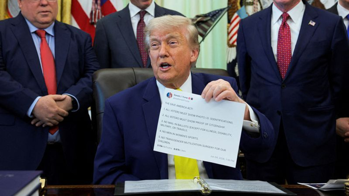 Trump faces legal challenge over paid early-access Truth Social feed