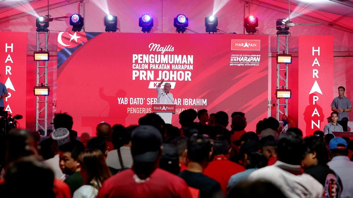 Anwar Says Johor Election Must Remain Political Contest, Not Royal Matter