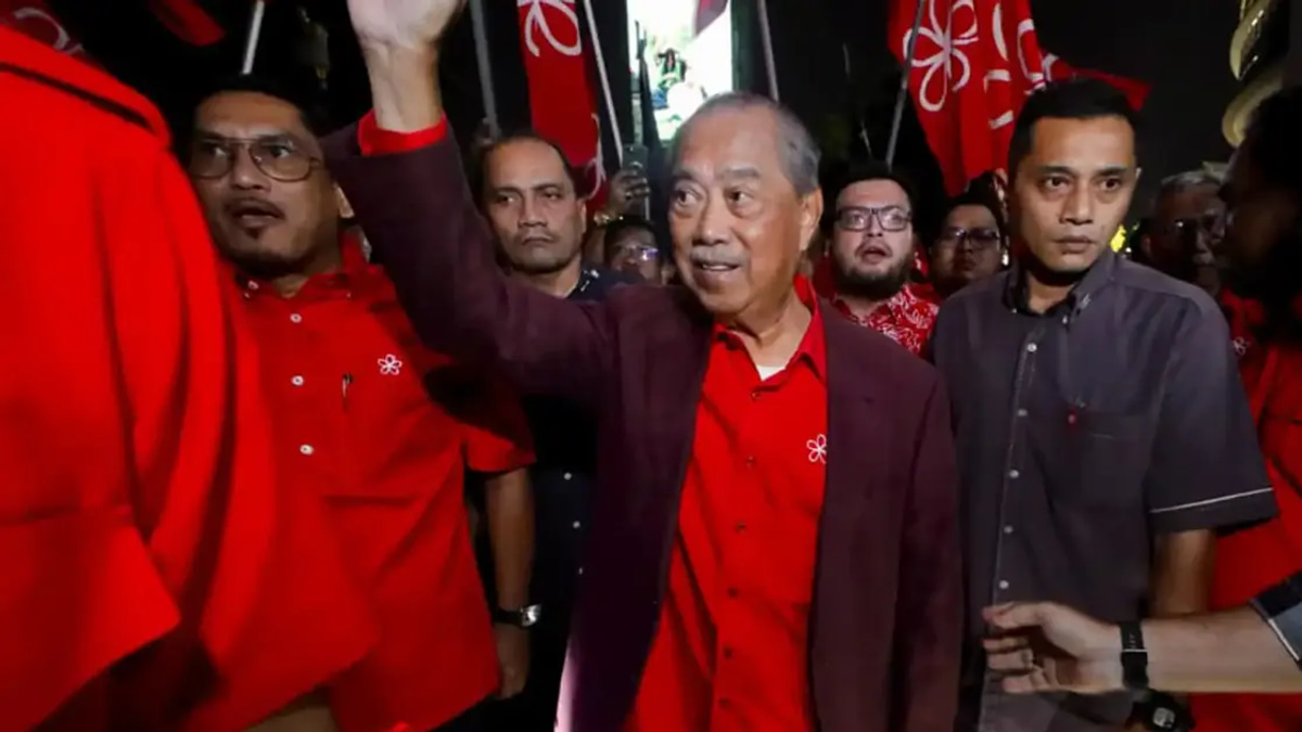 Muhyiddin Rallies Over 200 Supporters as Bersatu Charts Path Forward