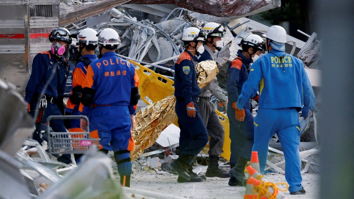 Japan's Kumamoto Reels From Devastating Earthquake as Rescuers Battle Heat and Aftershocks