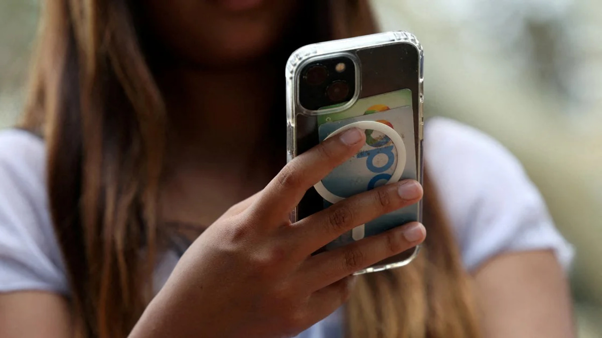 Australia Empowers Regulator to Enforce Tough Under-16 Social Media Ban Against Tech Giants