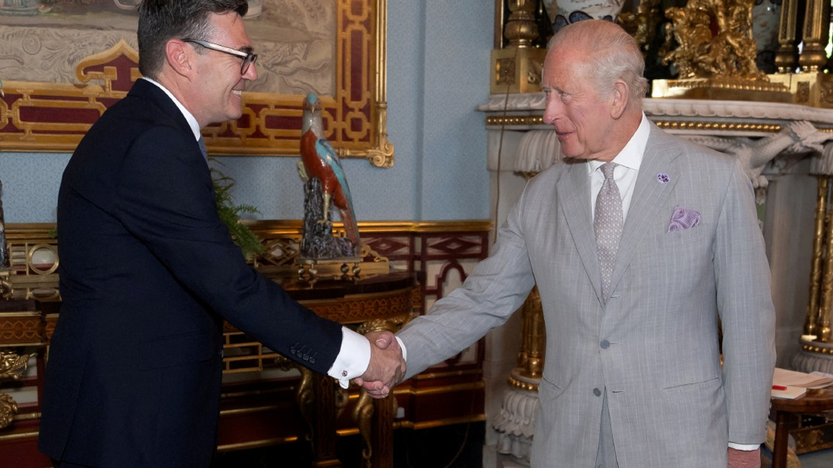 Andy Burnham Becomes Britain's New Prime Minister Following Palace Meeting with King Charles III