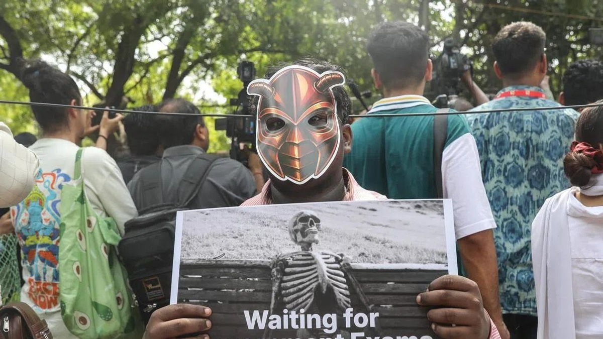 India Conducts High-Security Medical Entrance Exam Retest Amid Fraud Scandal