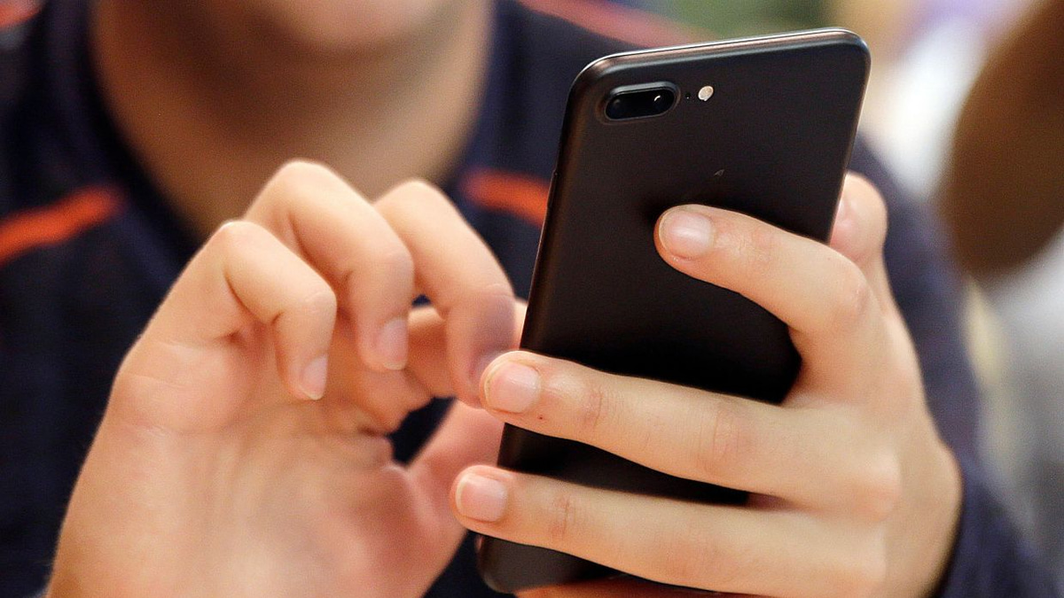 Digital Era Strain: Managing Thumb Pain in a Mobile-First World