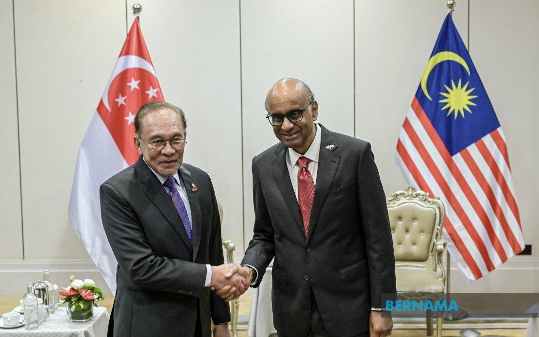 Anwar Receives Singapore President Tharman in State Visit, Underscoring Bilateral Ties