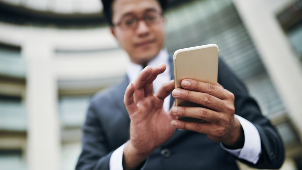 China's Tech Giants Rein In AI Companions as Beijing Enforces Stricter Controls