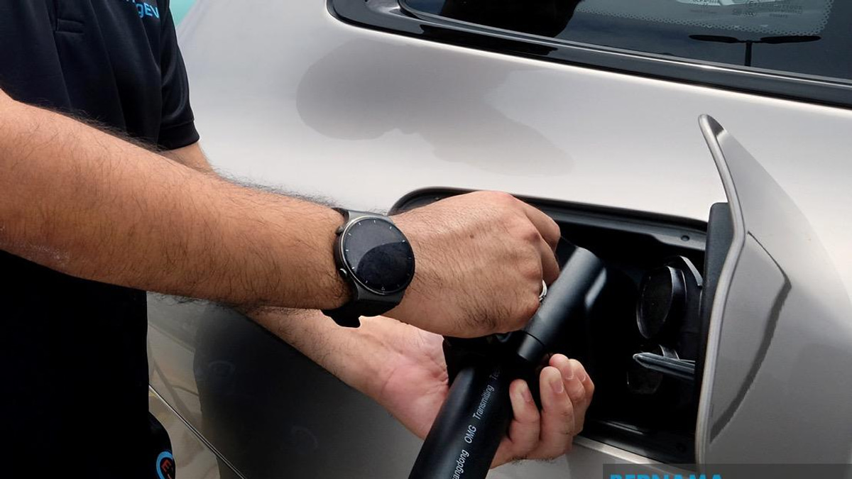 Malaysia Has Installed 6,416 Public EV Chargers Nationwide, Says MITI