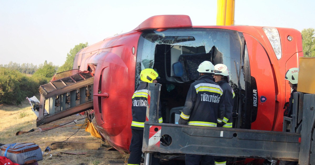 Twelve Dead After Polish Coach Crashes on Hungarian Highway