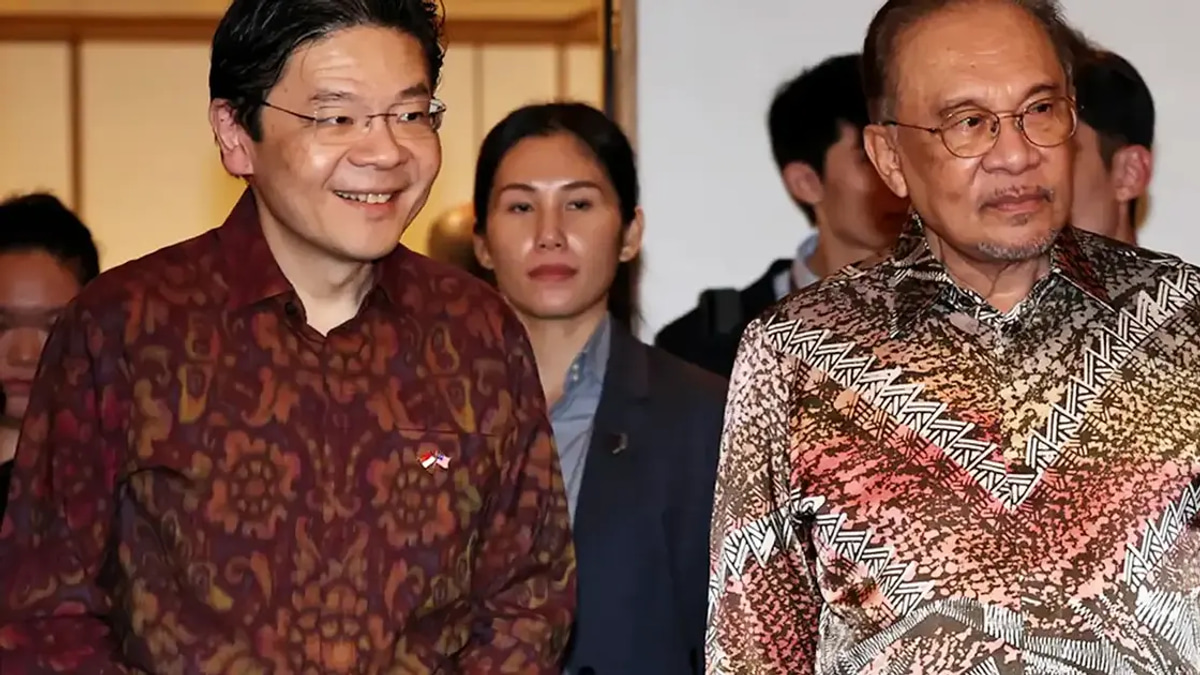 Anwar: No Plans to Seek Singapore's Permission for Voters to Return Home During Johor Election