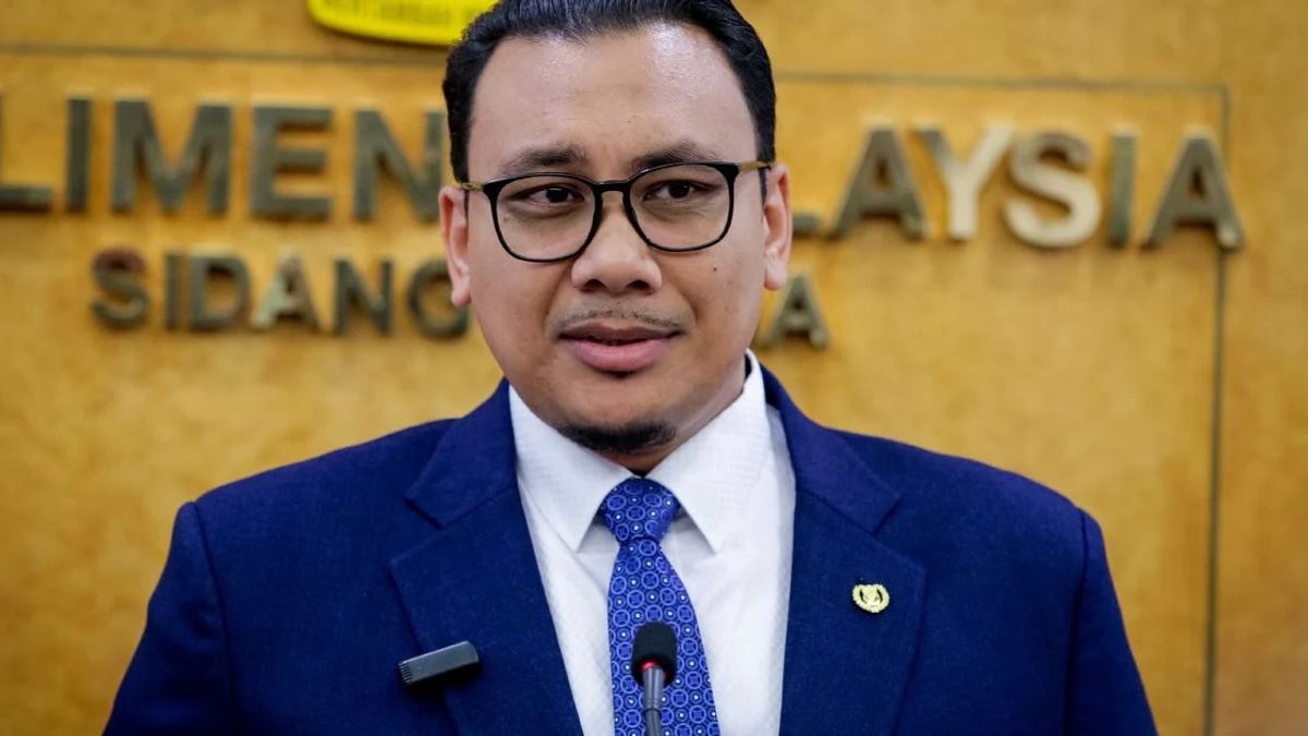 PAS Youth Chief Pursues Legal Action Over Alleged Facebook Insult to Father
