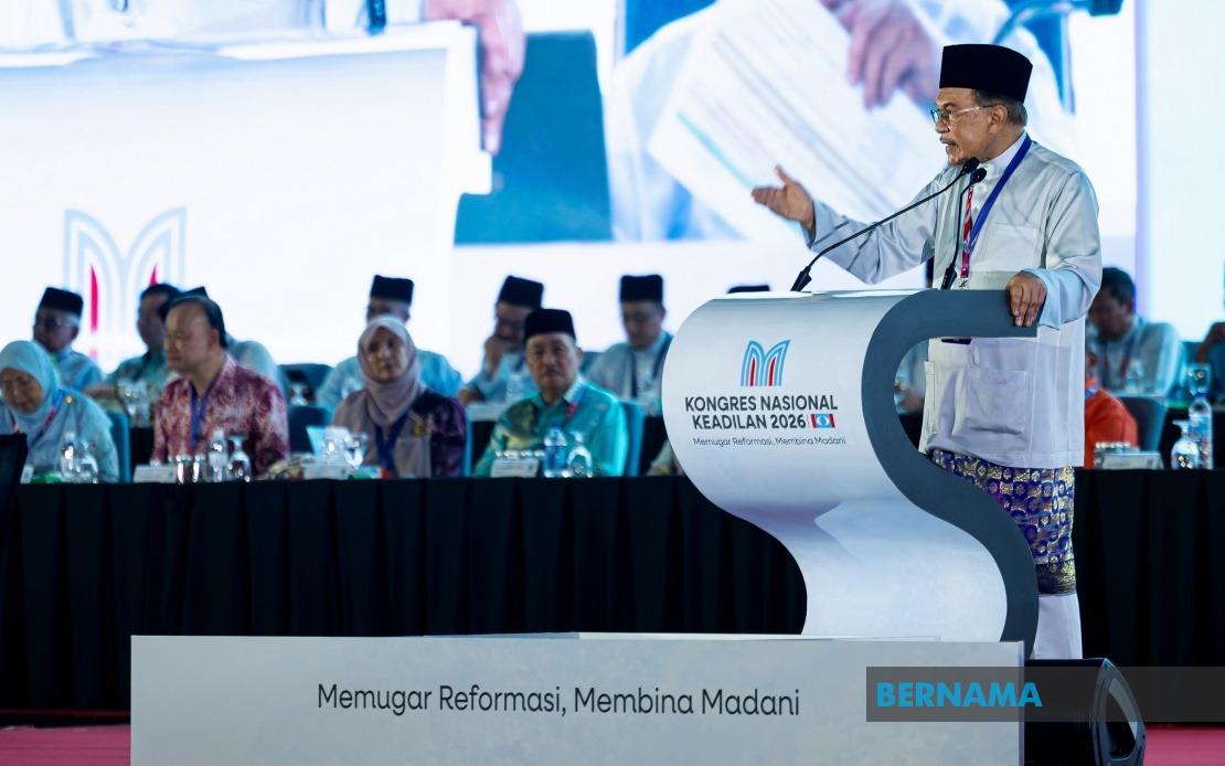 Anwar Dismisses Reports of Tension With Ahmad Zahid, Emphasises Unity Government Stability