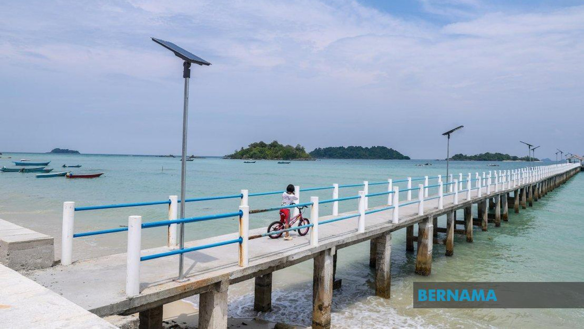 Pulau Tinggi Residents Pin Development Hopes on New Johor Representative