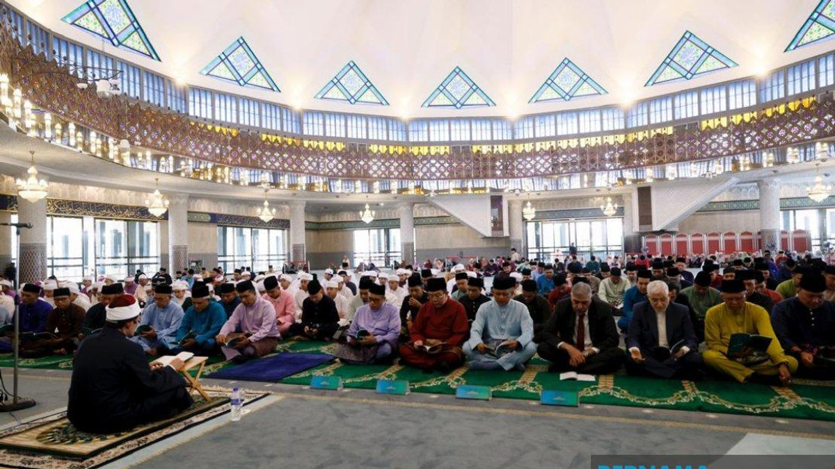 500 Gather for Spiritual Ceremony Honouring Malaysia's Security Forces Ahead of Warriors' Day