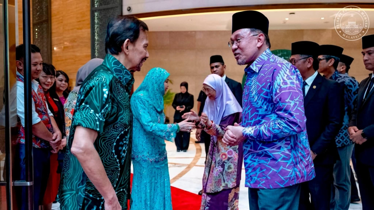 Anwar Extends Birthday Greetings to Brunei Sultan, Reaffirms Bilateral Partnership