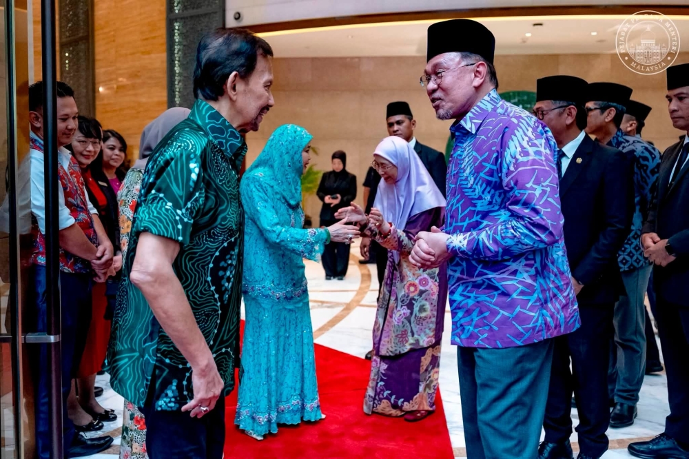 Anwar Extends Birthday Greetings to Brunei Sultan, Reaffirms Bilateral Partnership