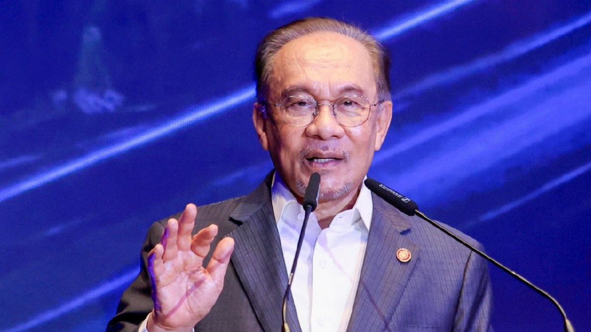 Anwar's AI Digital Twin Undergoes Improvements Following Brief Suspension