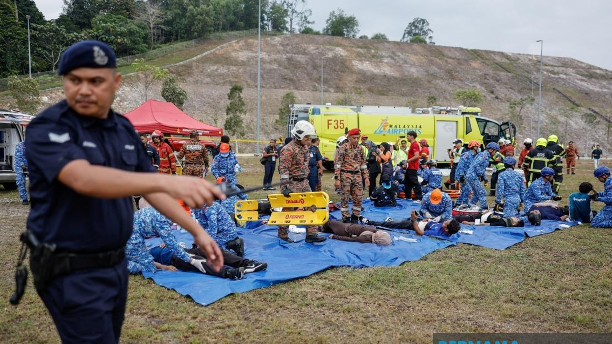 Over 20 Agencies Test Readiness for Off-Airport Aircraft Disasters in Subang Simulation