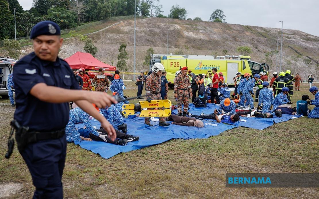 Over 20 Agencies Test Readiness for Off-Airport Aircraft Disasters in Subang Simulation