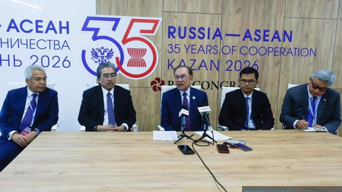 Malaysia Must Fast-Track Russia Visa-Free Travel and Direct Flights, Anwar Says