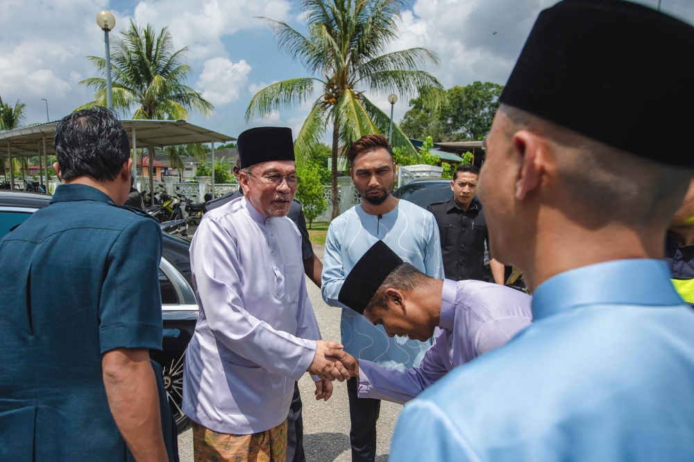 Anwar acknowledges economic hardship for ordinary Malaysians despite stronger-than-expected GDP growth