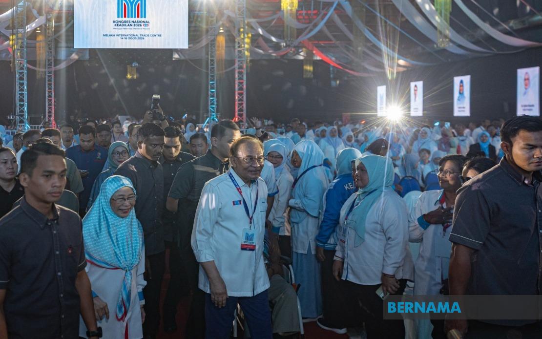 Anwar Reaffirms Commitment to Federal Coalition With UMNO-BN, Prioritising Stability