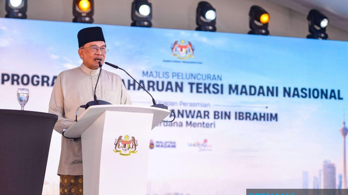 PM Anwar Doubles Down on Taxi Reform With Extra RM10 Million Funding