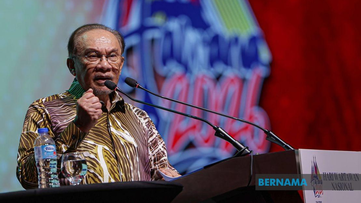 PM Anwar Endorses Nallini as Media Council Chief to Boost Public Trust