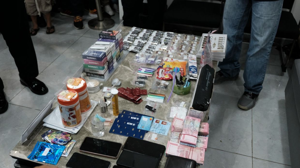 Indonesian authorities dismantle Malaysian-linked drug ring in Batam; two suspects at large
