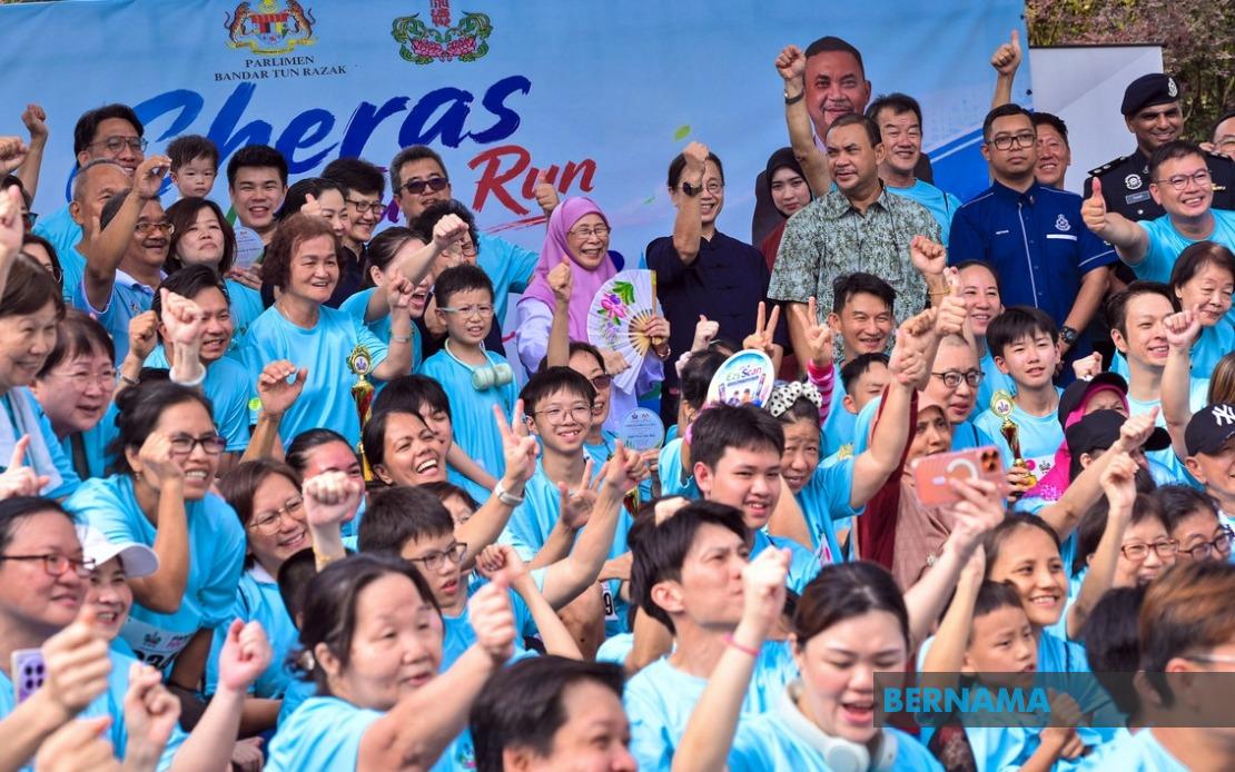 Malaysia Must Prioritise Public Health as Population Ages, says Wan Azizah