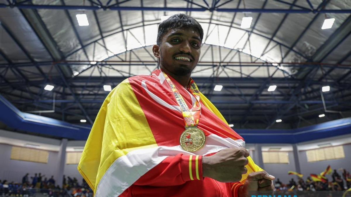 From Workshop to Podium: How Mahendran Defied Odds to Win Silambam's Historic Triple Gold