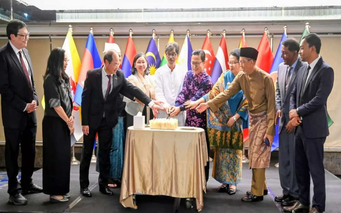 Bangladesh Pushes Closer ASEAN Ties as PM Charts Regional Diplomacy Course
