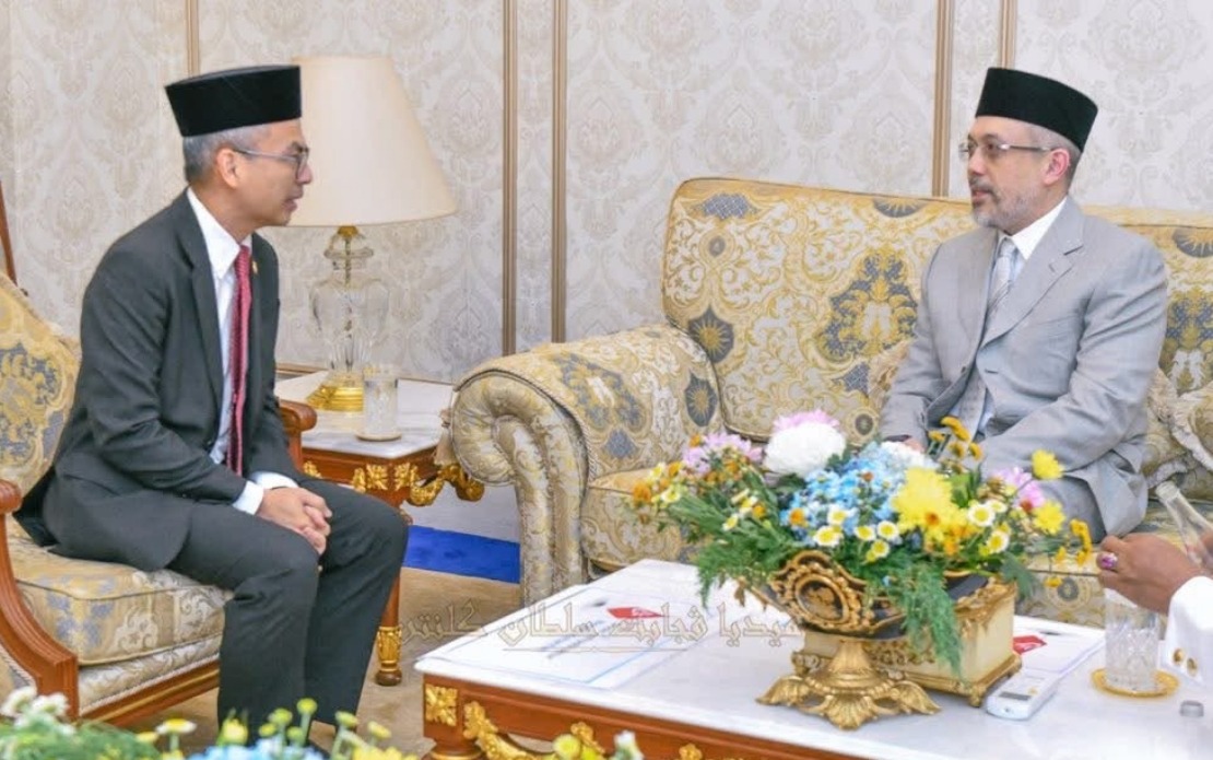 Kelantan Regent Receives Communications Minister to Discuss Fake Accounts and Royal Institution Threats