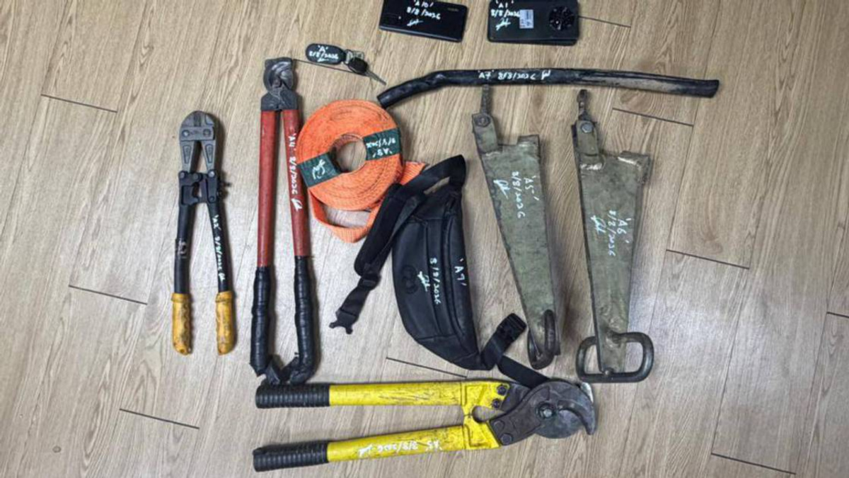 Suspected Cable Thief Apprehended After Spectacular 50km Police Chase Ends in Sungai Chohong Crash