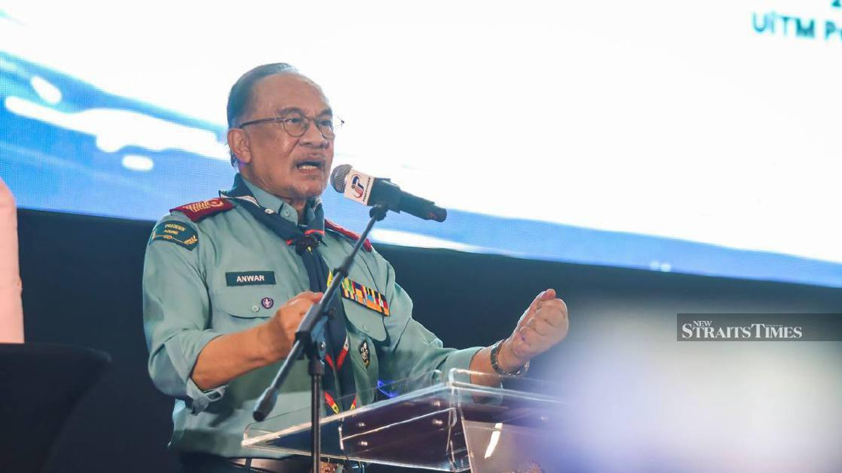 Anwar calls for dismantling colonial laws as Malaysia seeks authentic independence