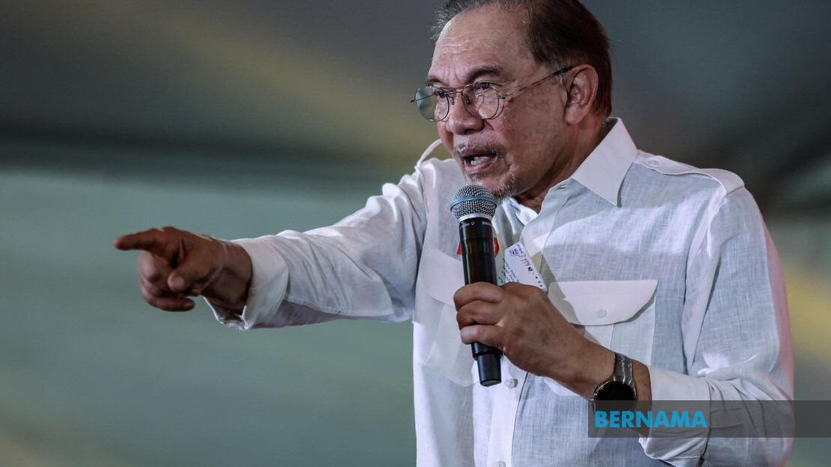Anwar Rebuffs Sanusi's Criticism, Defends Development Push in Kedah
