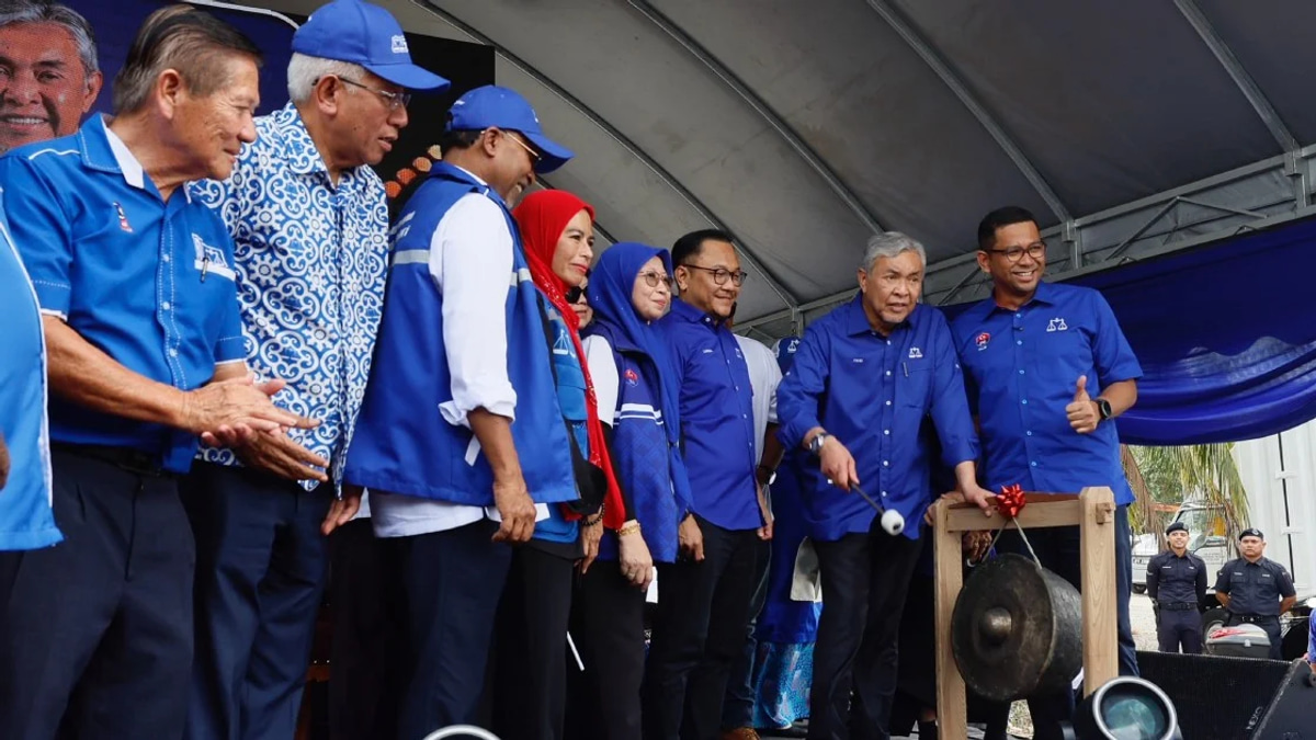 Zahid challenges Pas to deliver on Barisan pledges in Johor election race