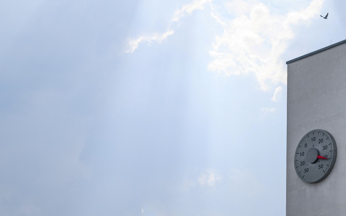US Death Toll Climbs to 25 as Intense Heat Wave Sweeps Nation While Eastern Seaboard Braces for Severe Storms