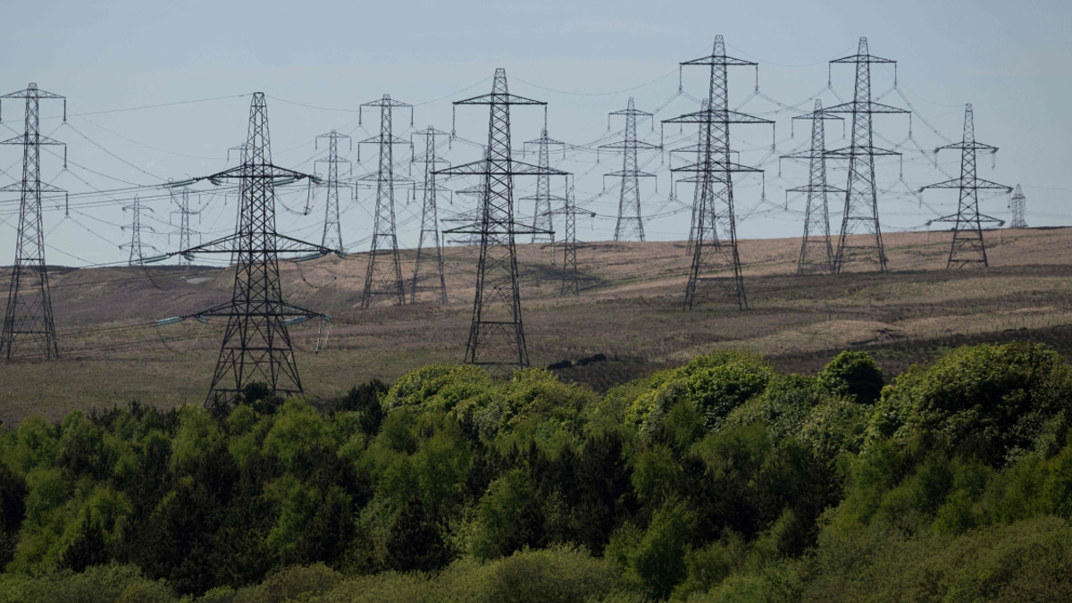 Britain's New PM Pledges Tax Cuts on Power Bills to Ease Cost-of-Living Strain