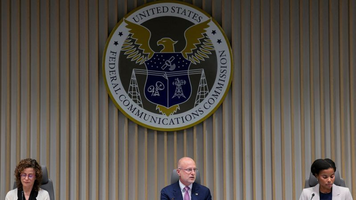 US tightens grip on Chinese tech imports with sweeping component ban