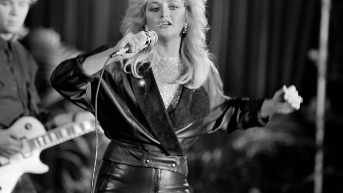 Bonnie Tyler, Welsh Icon Behind 'Total Eclipse of the Heart', Dies at 75