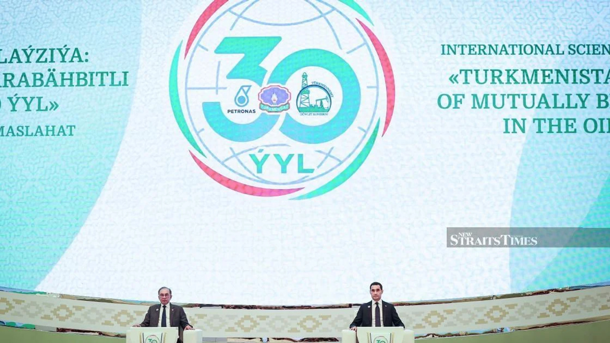 Anwar's Oil and Gas Diplomacy Yields Strategic Gains in Russia and Turkmenistan