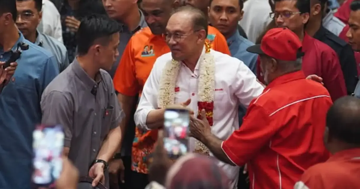 Anwar Ibrahim Takes Direct Leadership of Indian Community Affairs