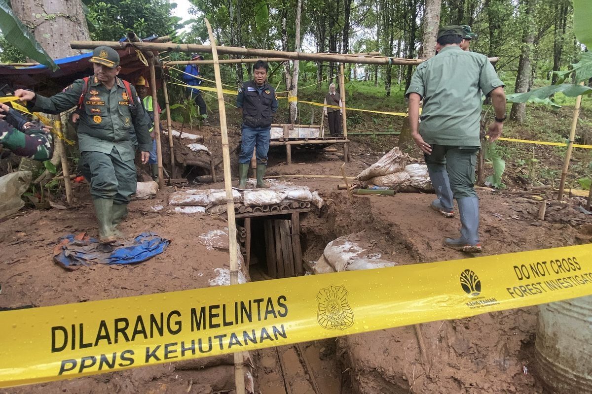 Indonesia charges 24 foreigners in major Maluku illegal gold mining bust