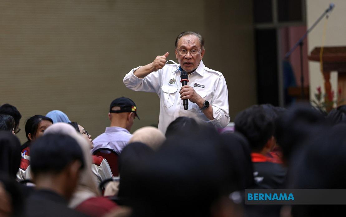 Merit and Need Balance Key to Fair Matriculation Access, Says PM Anwar