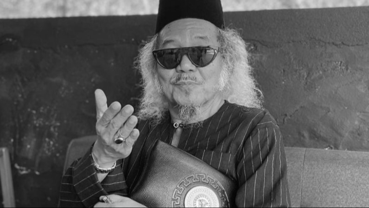 Communications Minister Fahmi pays tribute to veteran actor Cik Man, who dies at 68