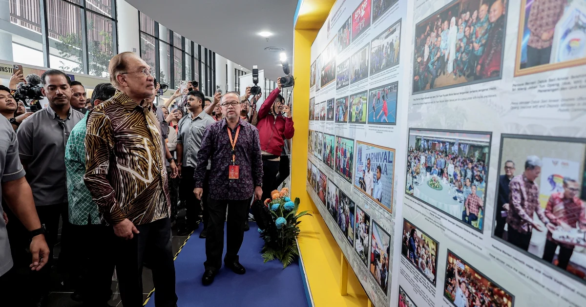 Anwar pledges RM1 million welfare support for journalists as media transformation accelerates