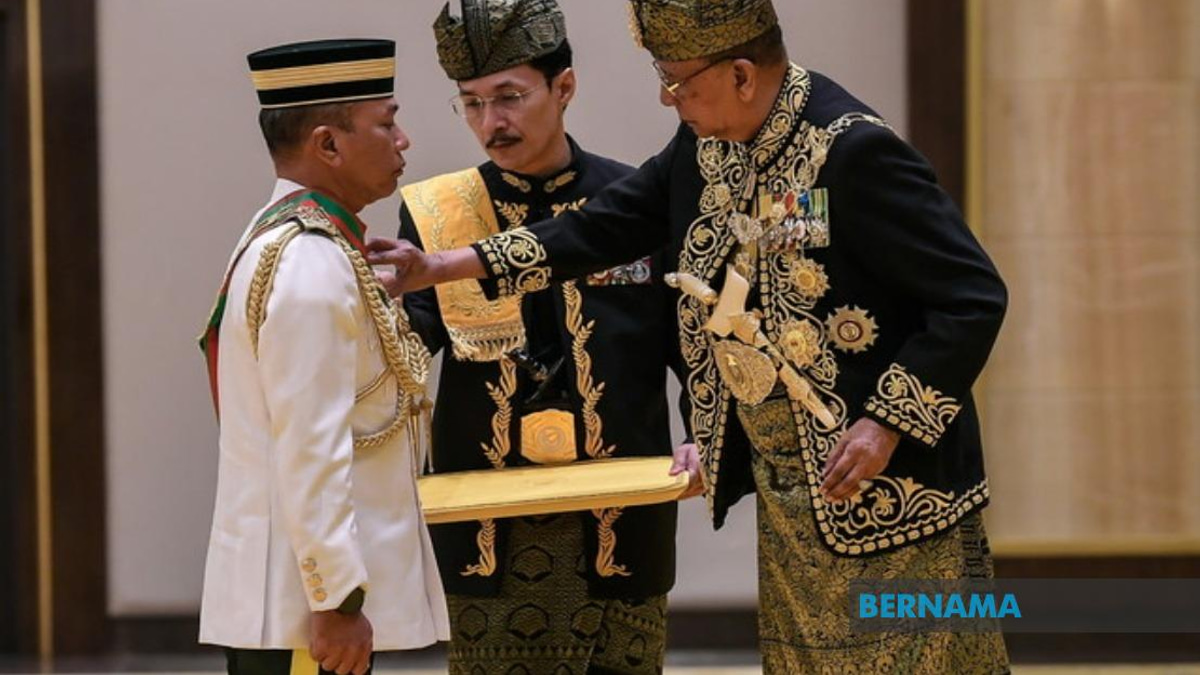 Top Defence and Police Officials Honoured by Kedah Sultan