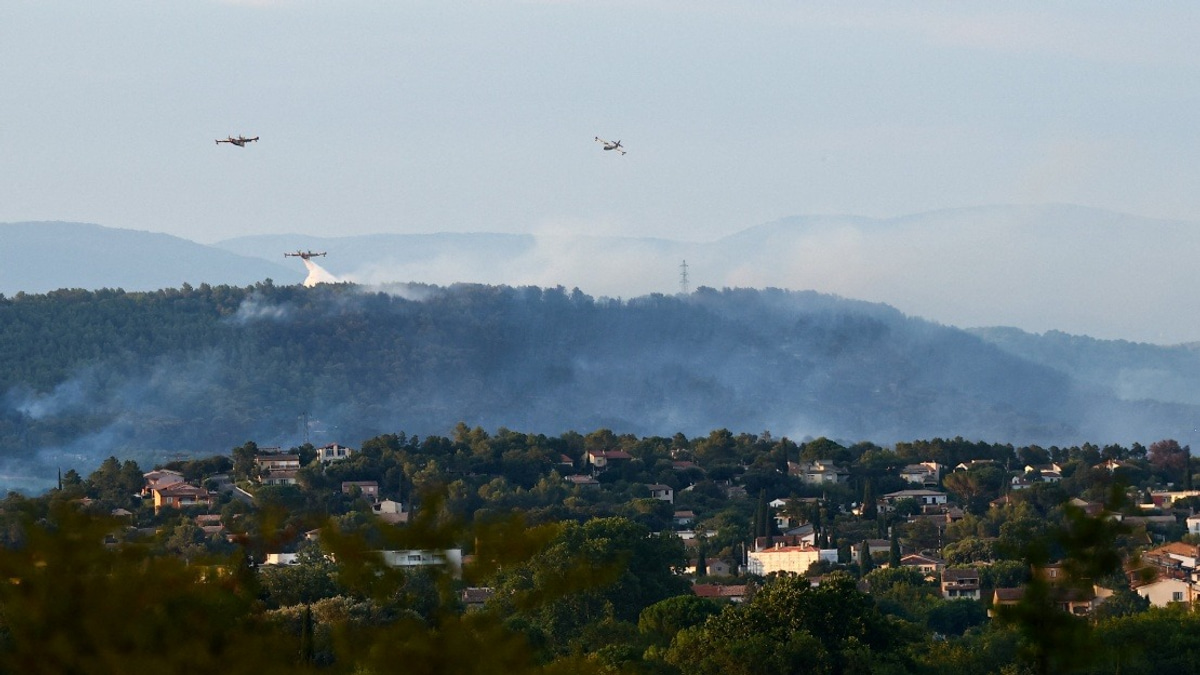 France Battles Record Wildfires as Heat Wave Scorches Nearly 40,000 Hectares